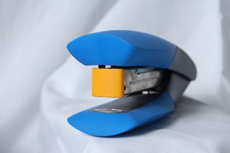 办公专用台式订书机,省力订书机办公专用