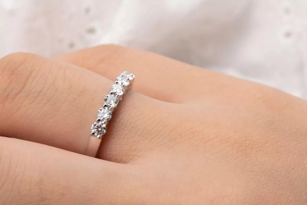 怎么能让戒指越来越亮,怎么让戒指看着非常清晰