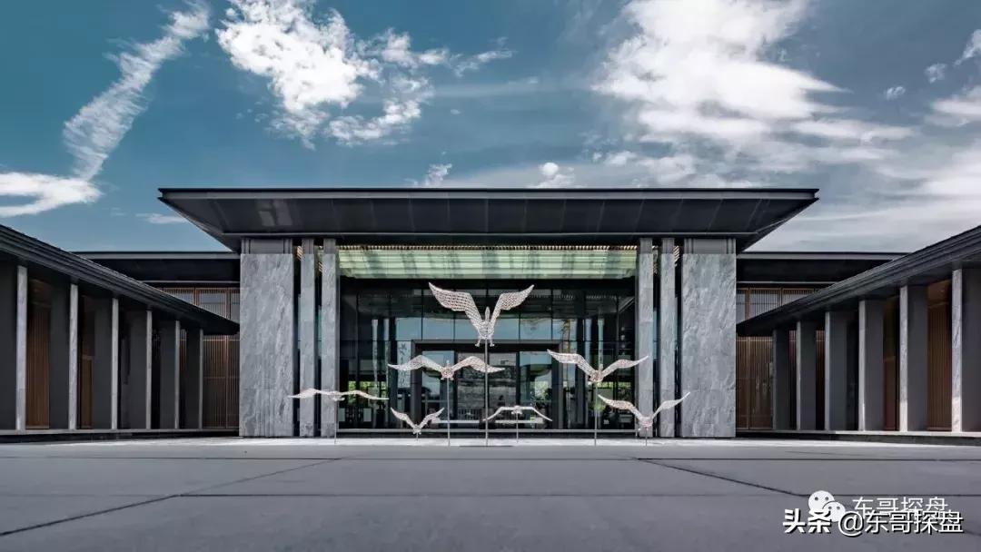 这才是郑州新贵追捧的湖畔臻品。100㎡出头的临湖独院来了