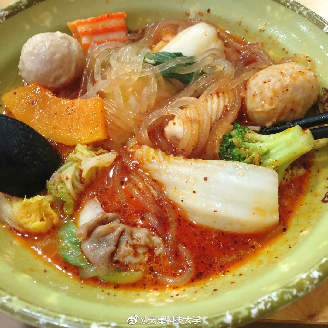 天津最馫大学食堂:晚上吃啥?给你安排的明明白白