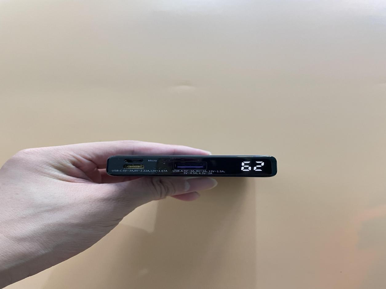 aigo突破移动充电宝,aigo充电宝怎么样才是充满电