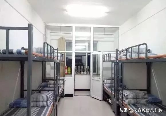 全国高校宿舍奢华排行,各个学校宿舍大比拼
