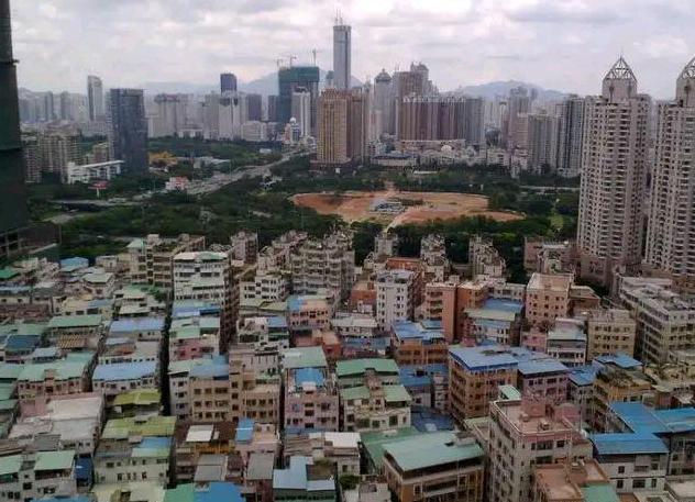 东莞城中村遍布“荒废”出租屋,租金2百元不到:听听网友怎么说