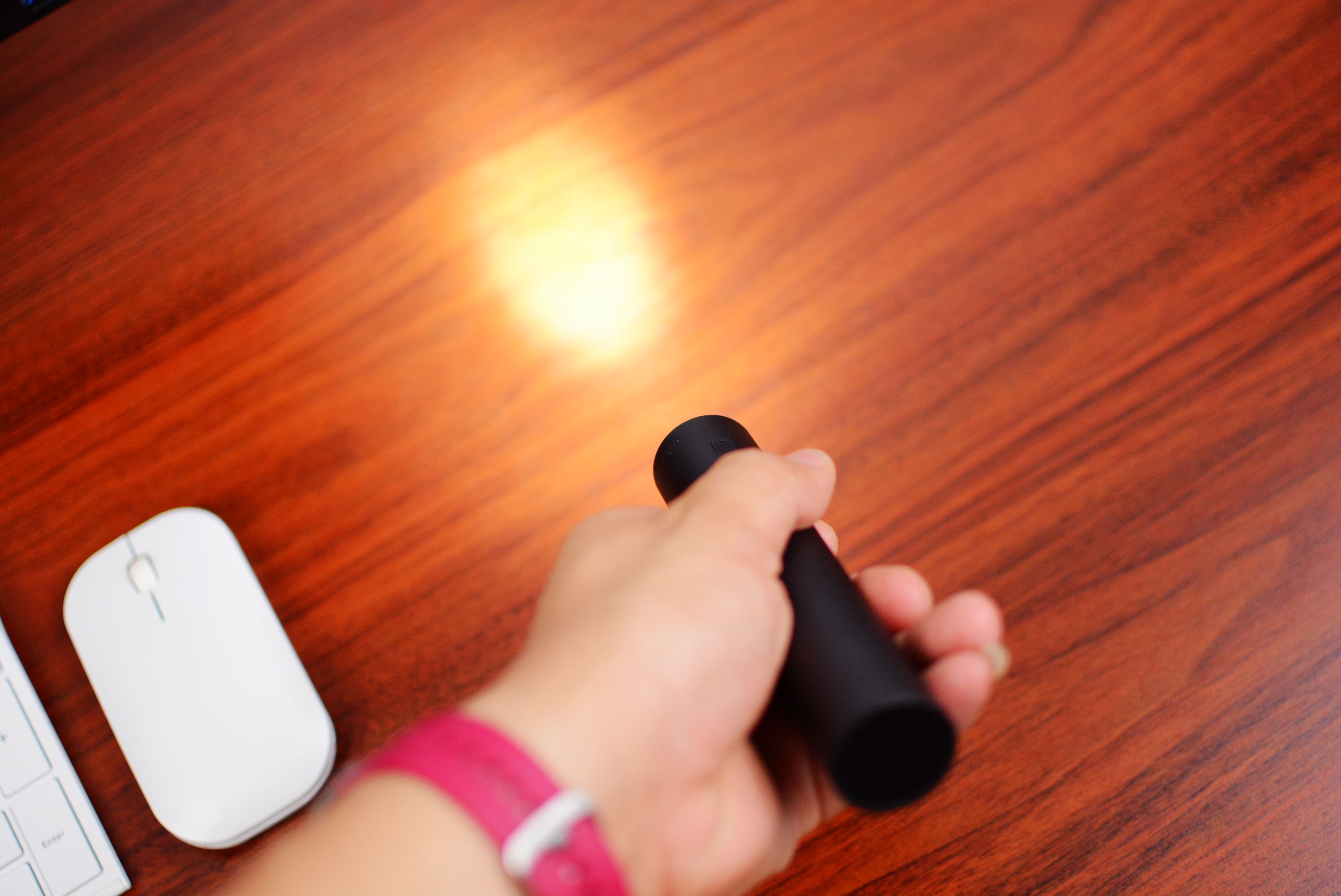 紫米手电筒和极蜂手电筒,小米新款多功能手电筒