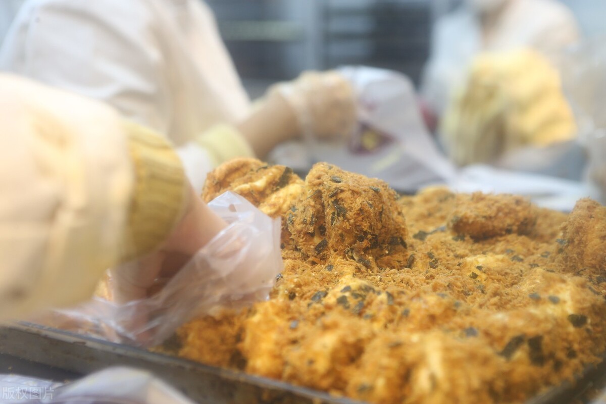 鲍师傅肉松小贝哪款最好吃 (鲍师傅原味肉松小贝是什么味道的)