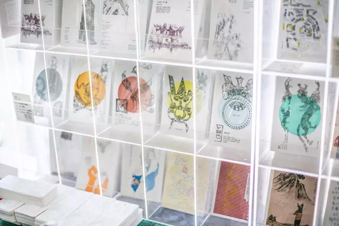 独此一家,机器跨越百年,户部山上的这家小店印出家乡生活的墨迹