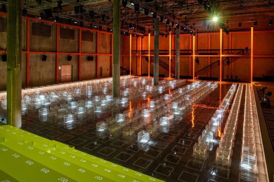 prada粉色改造,prada店铺设计可以给品牌带来什么