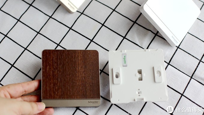 施耐德皓呈系列小夜灯现场效果,施耐德颜值开关插座