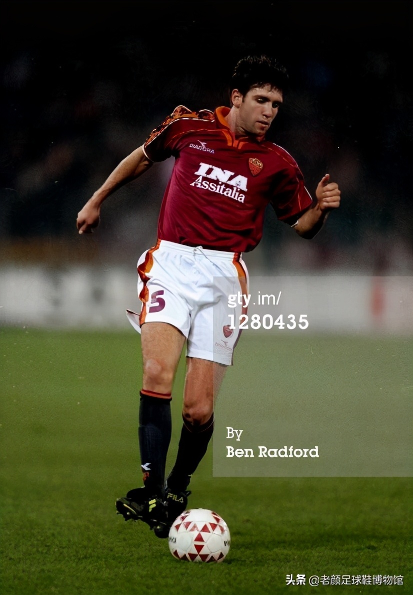 被足球做空的意大利品牌,却给了韩国人和安踏发财的机会