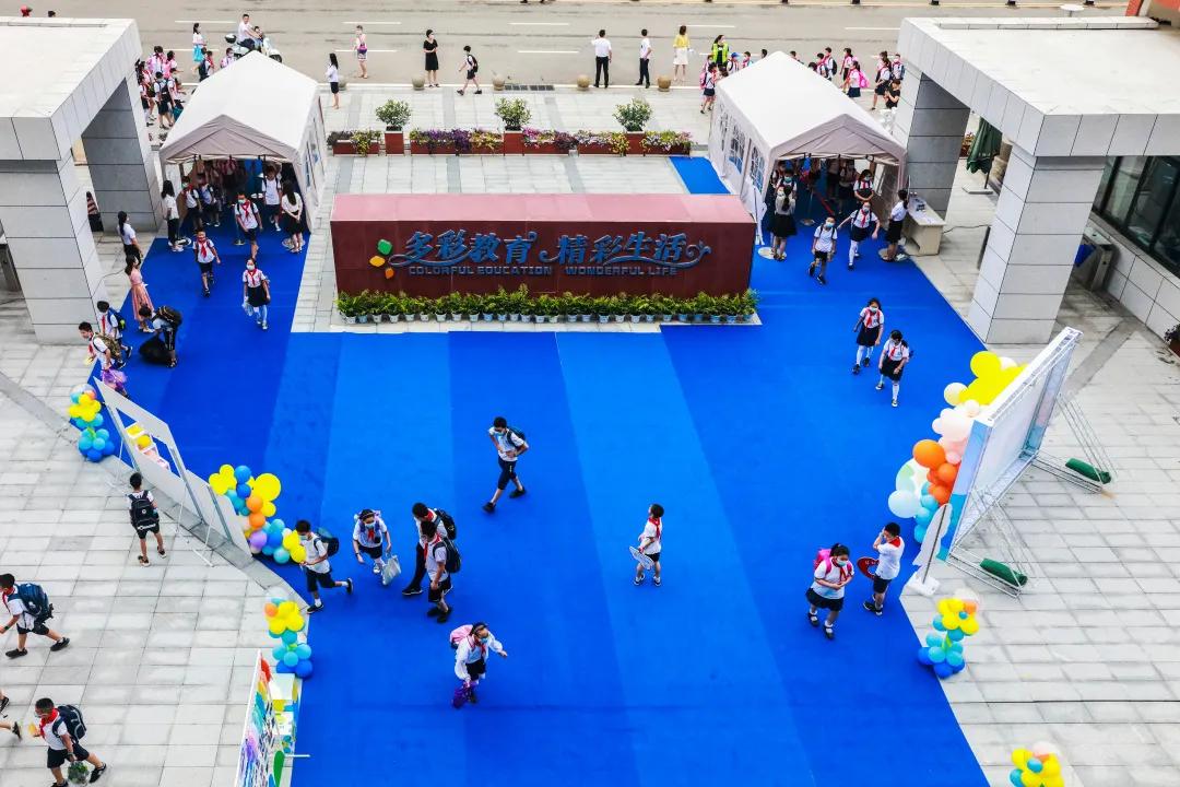 天府新区华阳小学：校园那么美，萌娃来打卡