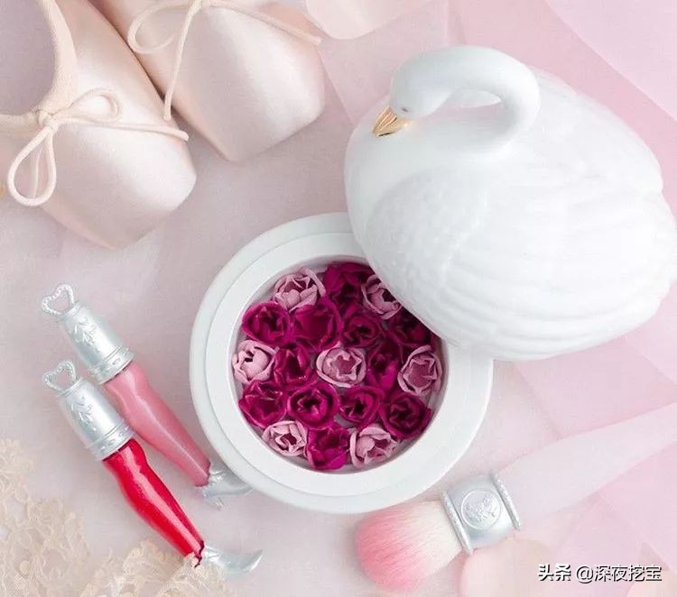 圣诞限定彩妆排行榜第一,盘点大牌彩妆圣诞限量版