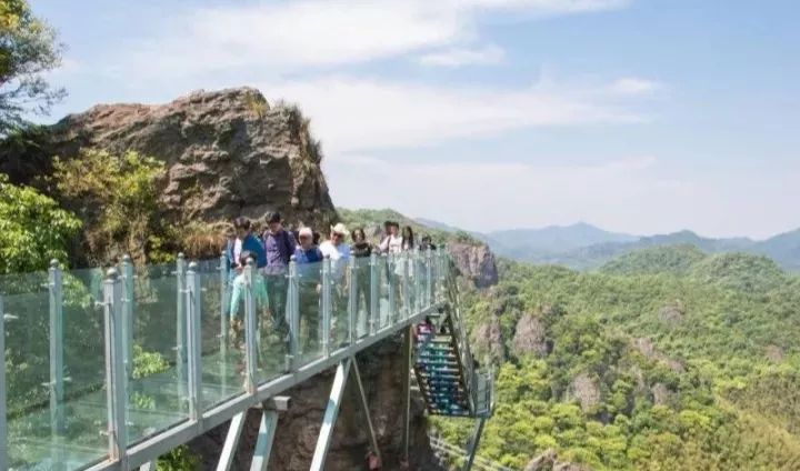 安徽玻璃桥旅游攻略,安徽周边大峡谷二日游最佳攻略