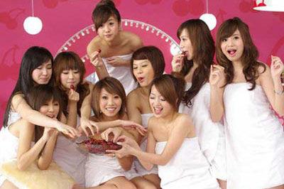 黑涩会美眉小薰人品,黑涩会美眉小薰像谁