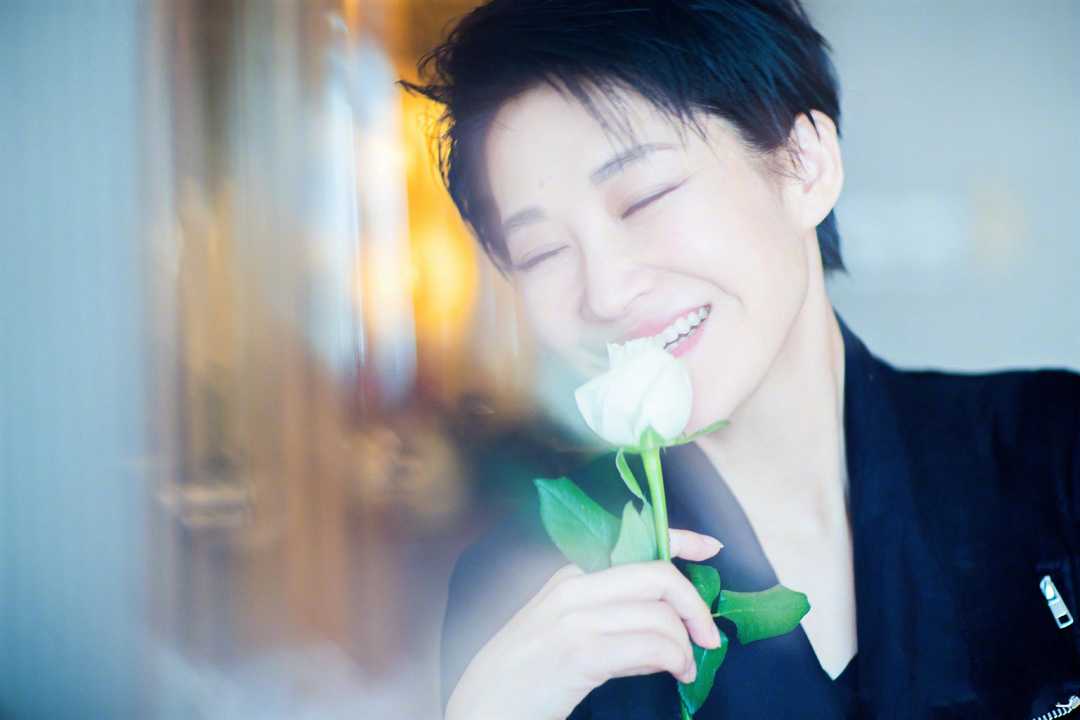 许晴短发惊艳的照片,许晴减龄发型短发