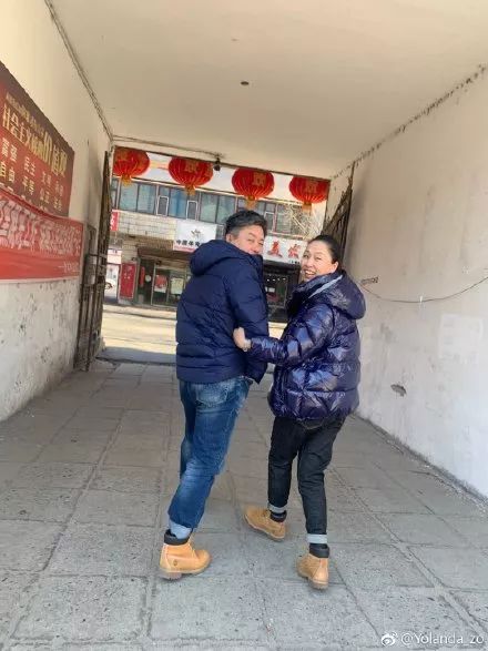 父母秀恩爱对子女的好处,父母特别秀恩爱的方式