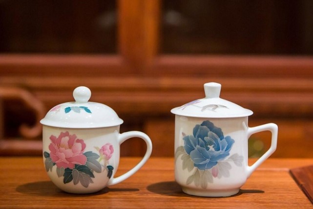 什么是醴陵釉下五彩它有什么特点,醴陵釉下五彩瓷发展瓶颈