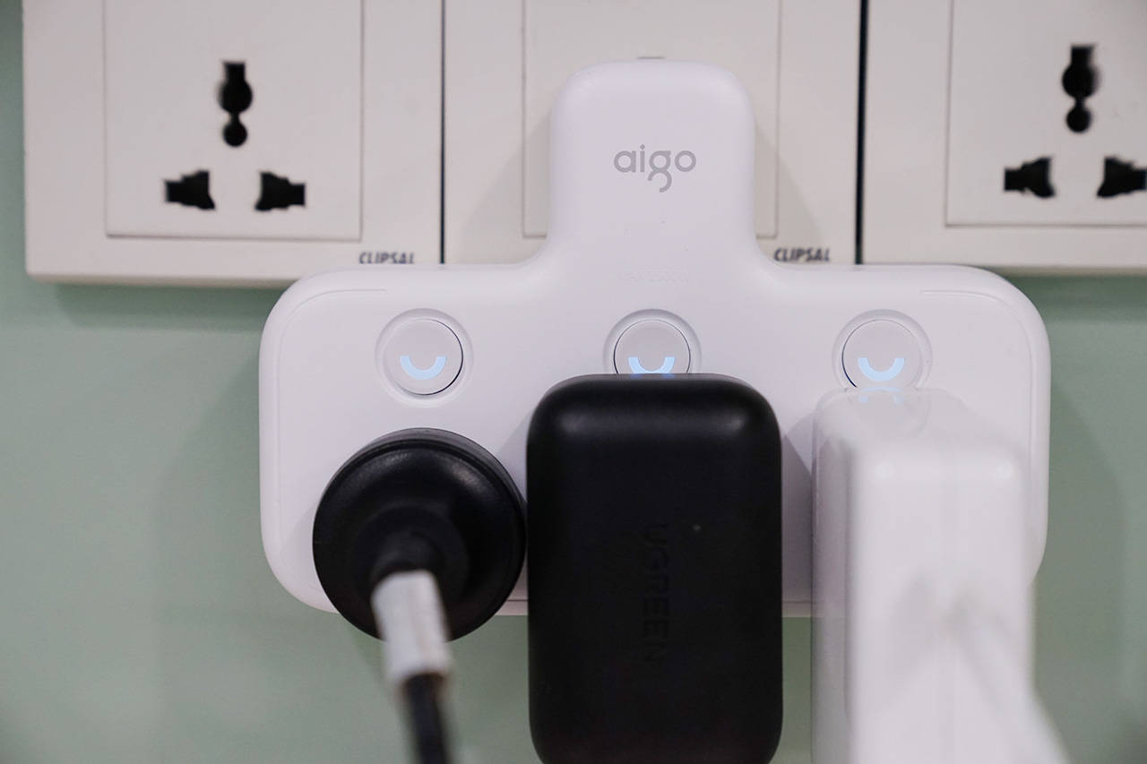 插座不够用再开多一个插座怎么装,插座不够用一个转换器就能搞定