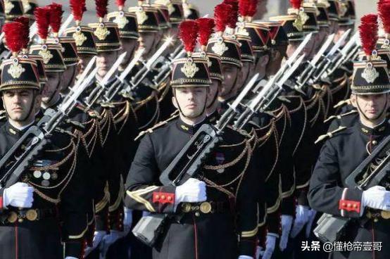 香港警察用什么步枪,ak47第一次阅兵