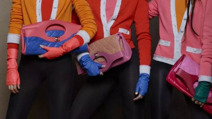 刘雯巴黎时装周2023香奈儿包包,刘雯同款包包香奈儿多少钱