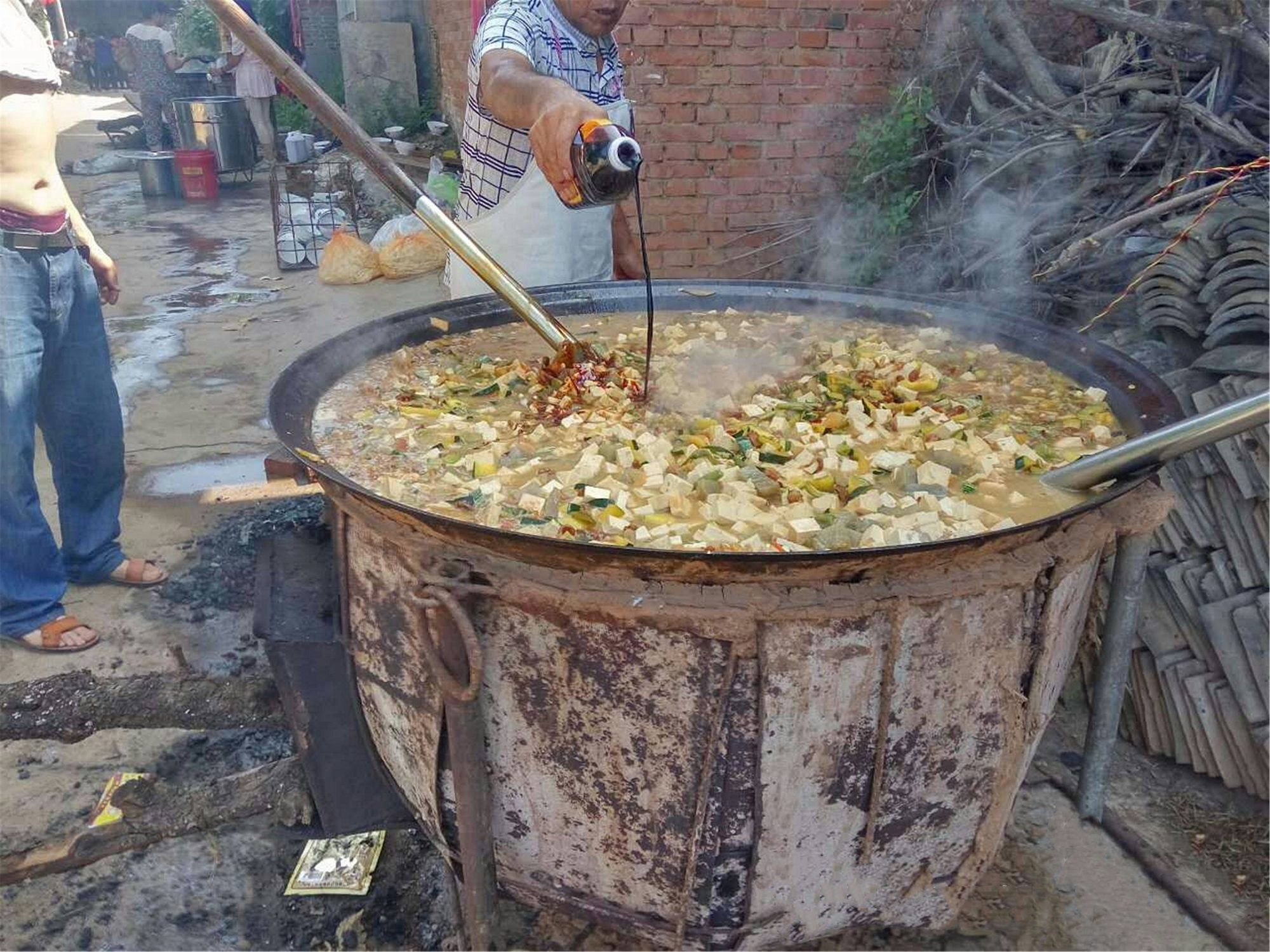 农村传统大锅菜,农村真正的正宗的大锅菜