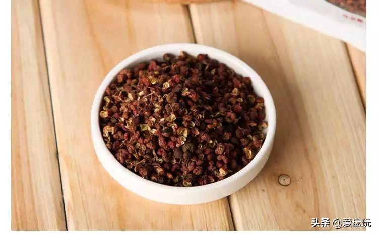 手串里有小白虫是什么虫子,手串上的虫子是哪来的