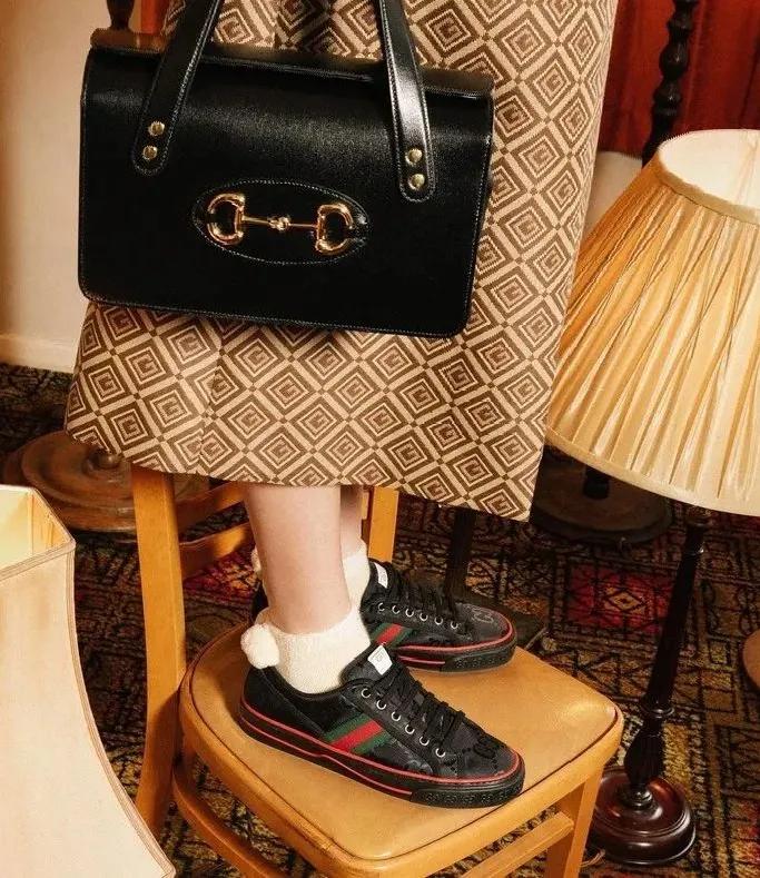 明星们脚上的球鞋，悄悄变贵了