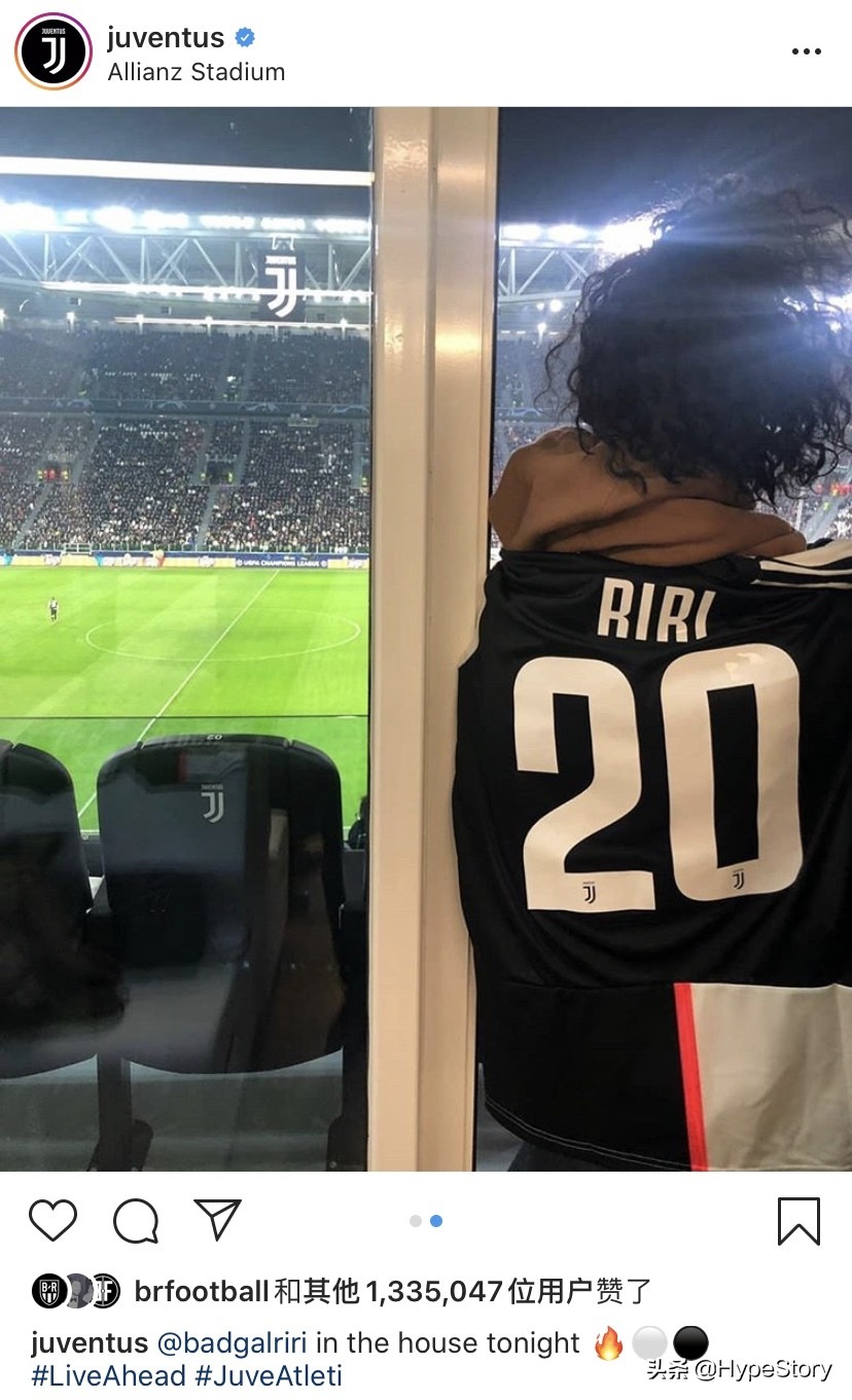 巨星蕾哈娜低调现身世界杯,蕾哈娜舞台服饰