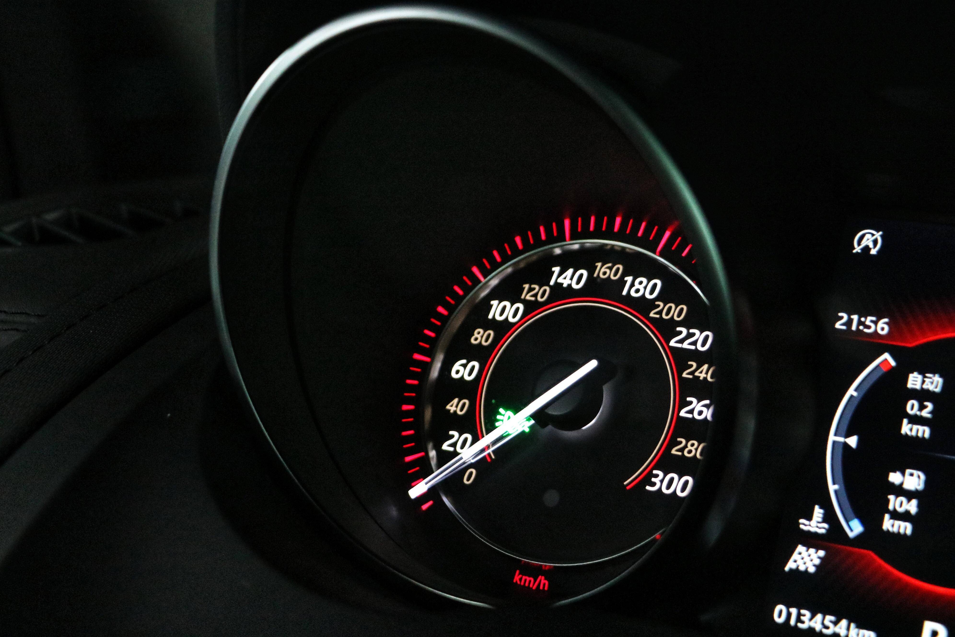 与“赫本”独享二人世界，焦点测试F-TYPE2.0T