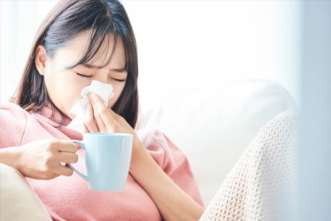 打个喷嚏也得憋回去,打个喷嚏有多大的威力