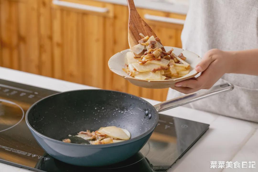 杩滅湅鍍忚嫻鏋滅殑姘存灉,杩滅湅鍍忚嫻鏋滀絾鏄緢澶х殑姘存灉