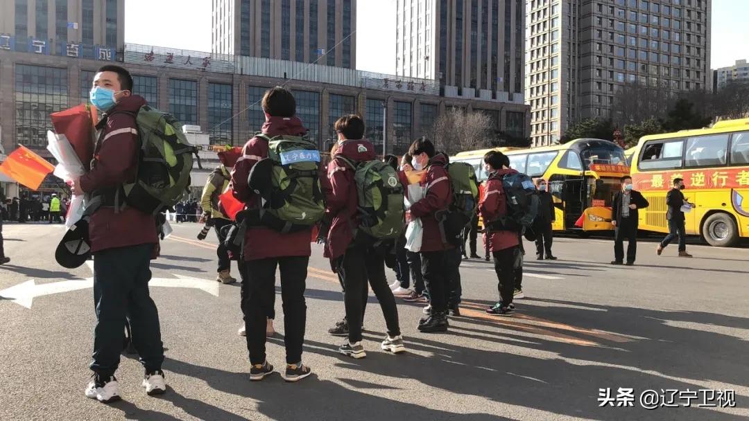 蓝天彩虹笑颜敬礼全城追星！这是你们应该得到的礼遇和荣耀！