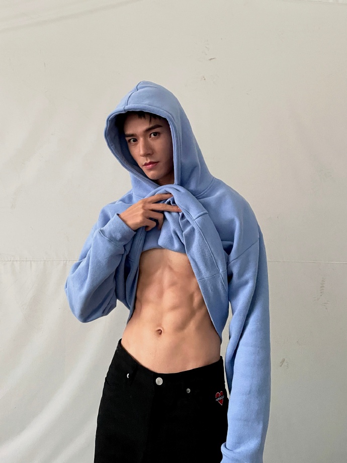 龚俊最近演了什么戏 (龚俊因为哪部戏染头发了)