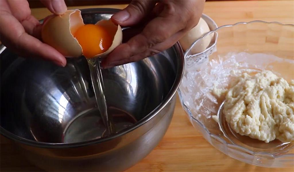 家常做蛋糕简单又好吃的做法,想吃蛋糕教你懒人版做法软糯10倍