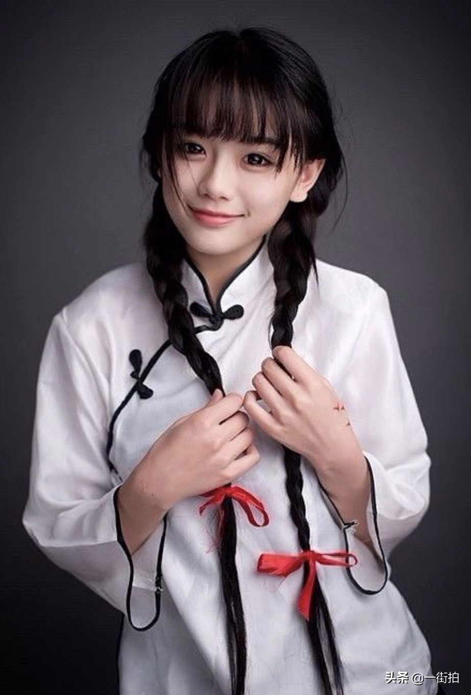 女神南笙姑娘真实素颜照片曝光,网红南笙真实长相