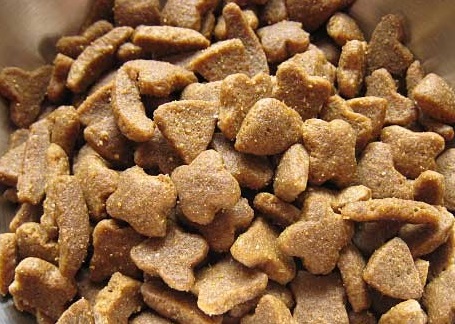 在选择性价比高的散装狗粮时，你应注意这些事项