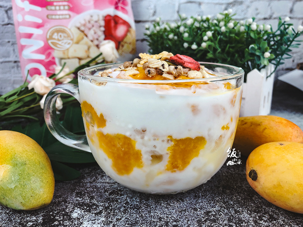 摆摊冰淇淋刨冰的制作方法全过程,夏天简单摆摊冷饮制作