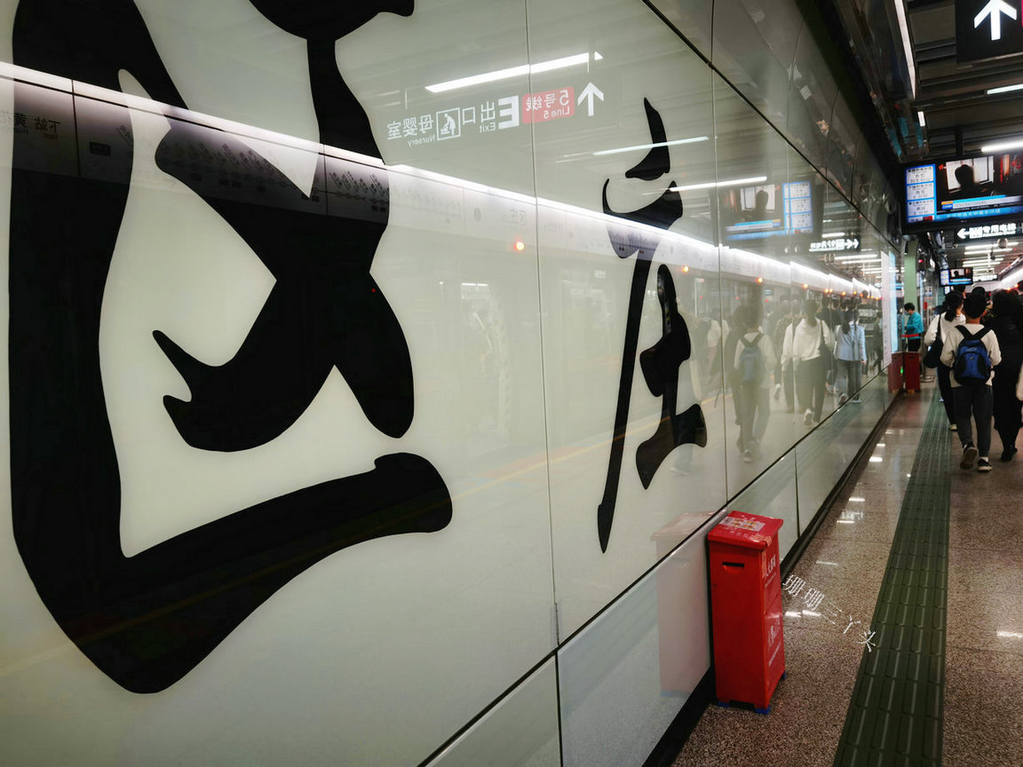 实拍广州6个地铁站,在“就地过年”的倡议下,坐车的寥寥无几?