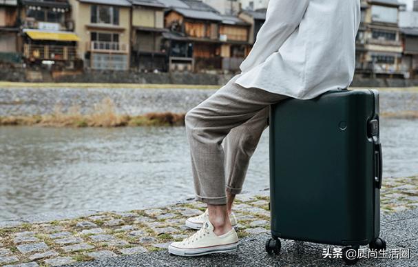 行李箱测评丨网易X选拉杆易卡阻,109元的喜朗顿侧提把不耐用