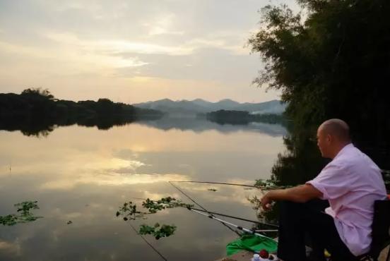 冬日温泉之旅,冬日暖阳温泉之旅