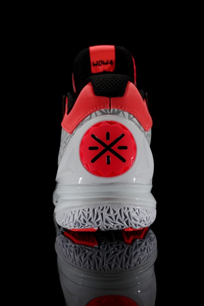 nba球员圣诞节穿什么鞋,nba球星平时穿什么鞋