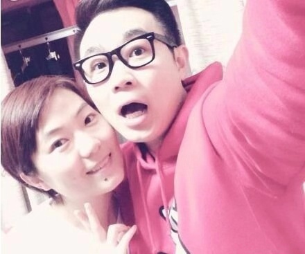 他曾离家出走,街头卖唱,今靠《屌丝男士》走红,屌丝逆袭成导演