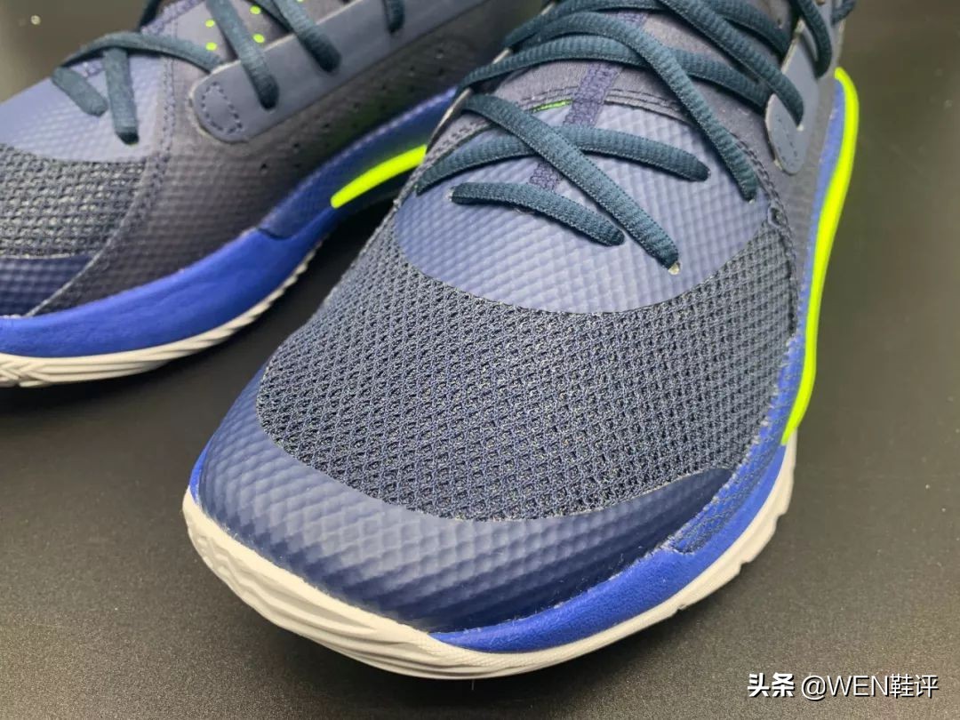 库里和ua合作的第一双鞋,ua库里篮球鞋