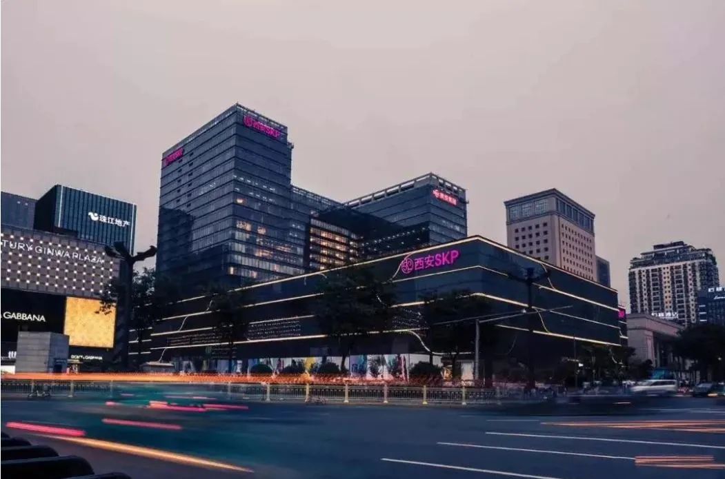 沿着地铁线逛商场，我吹了一天空调~