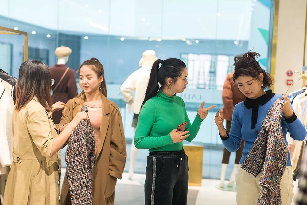 不能开口说话的女主播,直播间不说话的女人