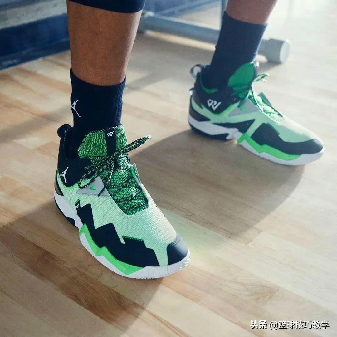 威少篮球鞋多少钱一双,威少球鞋哪代性价比高