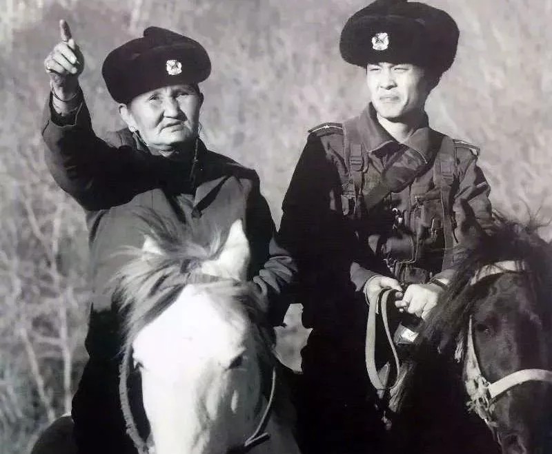 她用58年在边界刻下十万块中国石，荣获“人民楷模”称号