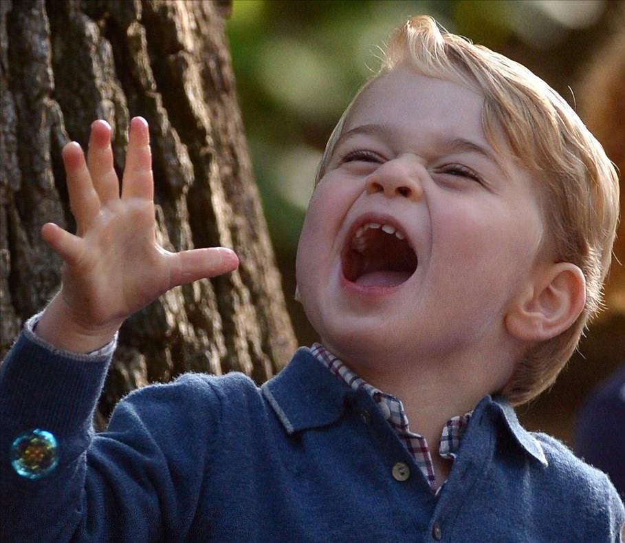 乔治小王子私下照,乔治小王子正面照