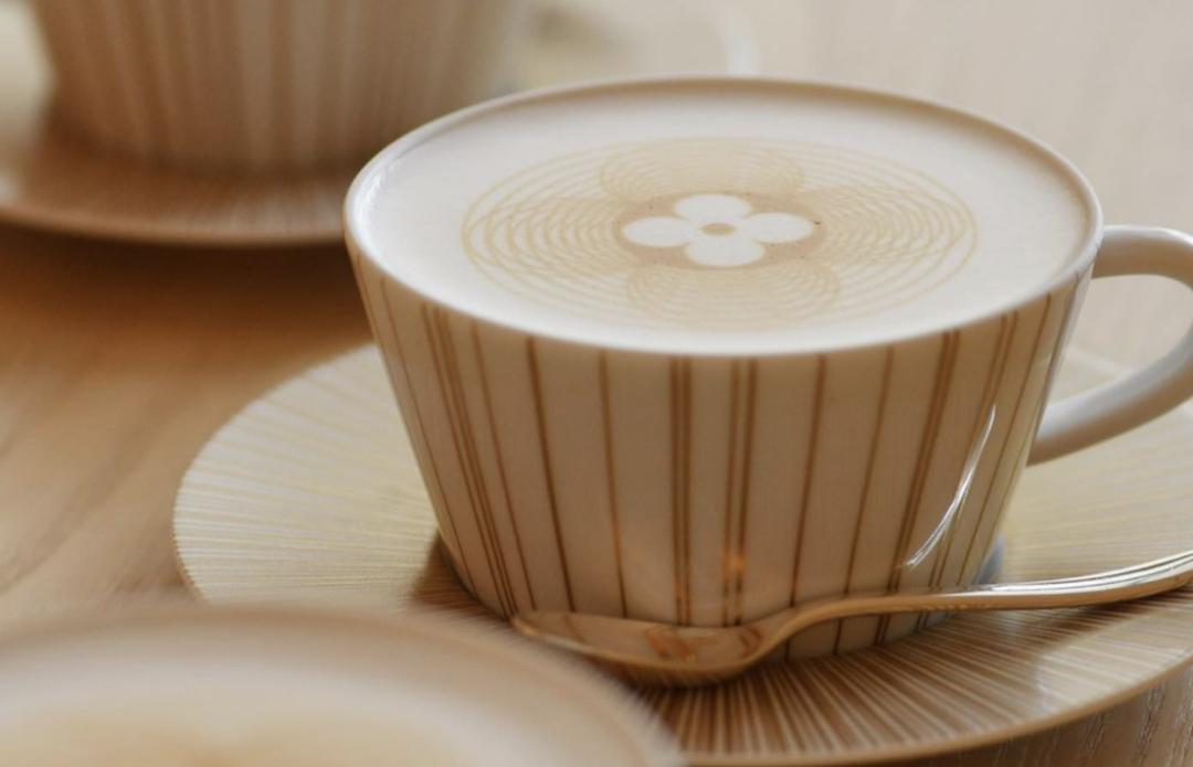 lv卖咖啡,lv星巴克咖啡店联名