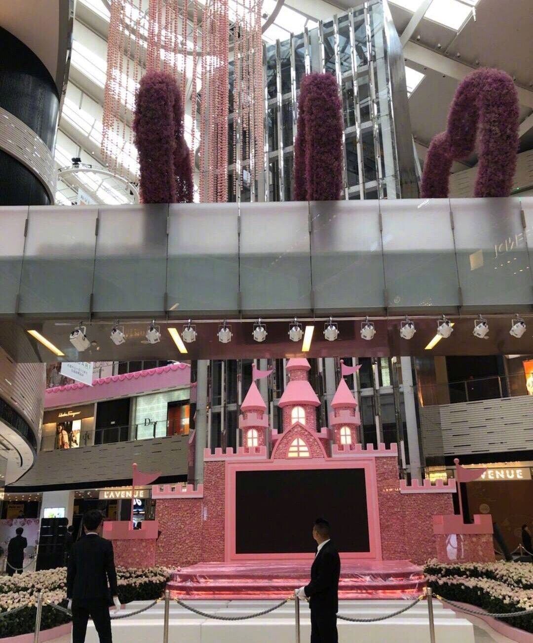 何猷君奚梦瑶求婚戴哪只手,何猷君奚梦瑶错别字