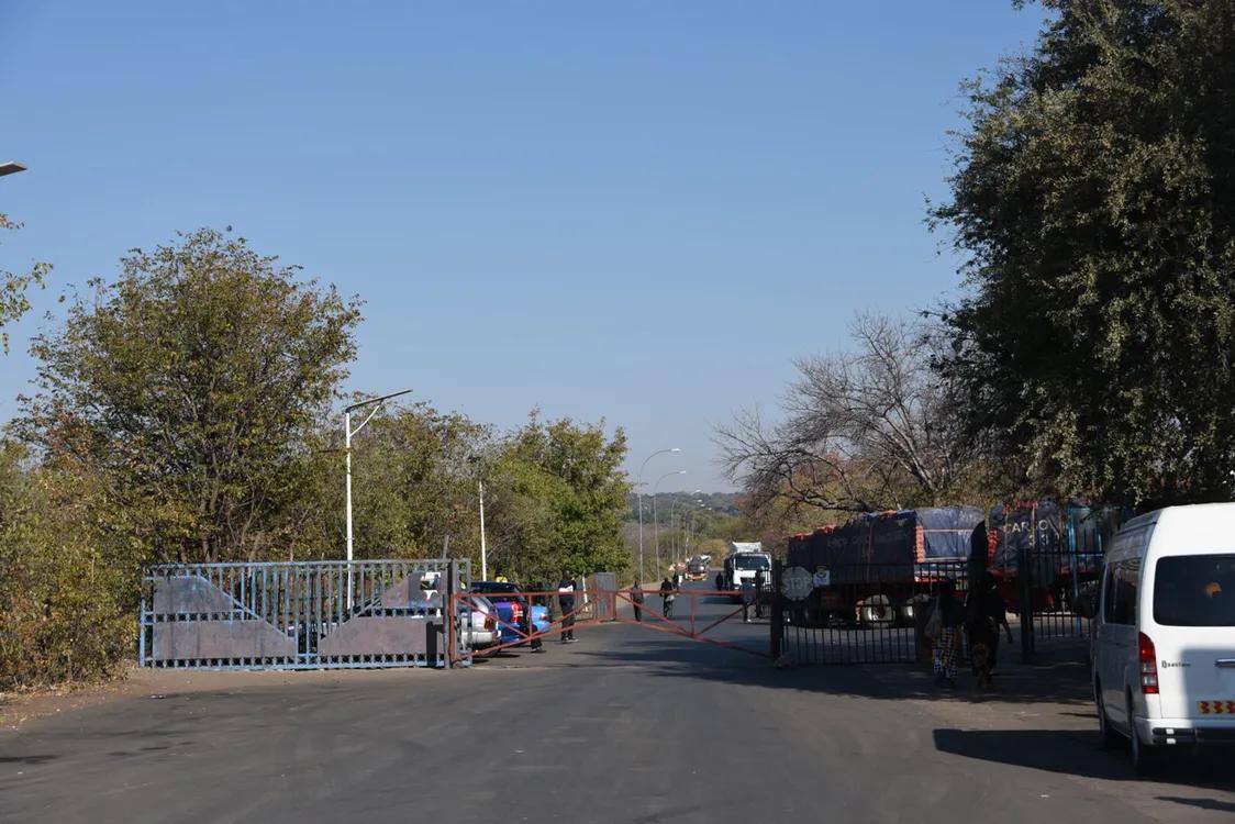 光明正大进厂不丢人,光明正大的走出去